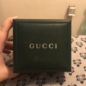 Gucci Women’s Watch Timeless Heritage, gently used